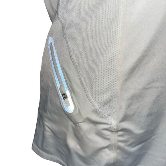 Athleta white v-neck reflective athletic short sleeve top large - Picture 3 of 7